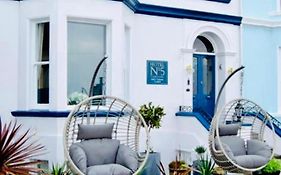 Hotel No5, Beachfront With Free Private Car Park